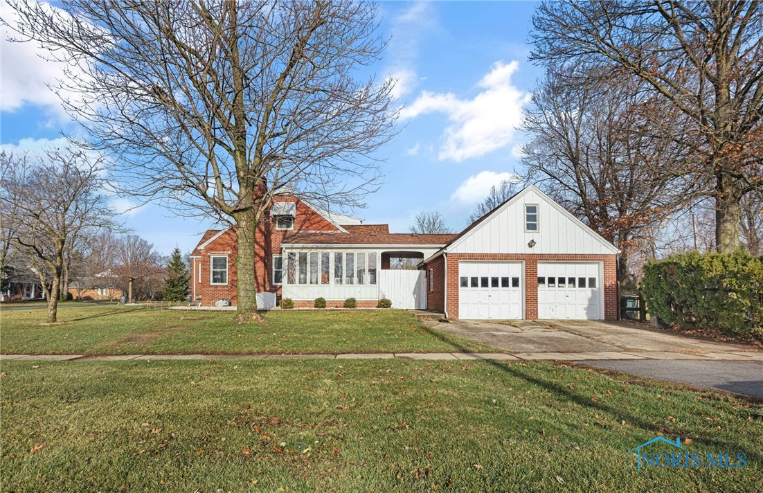 391 Perry Drive, Perrysburg, Ohio image 2