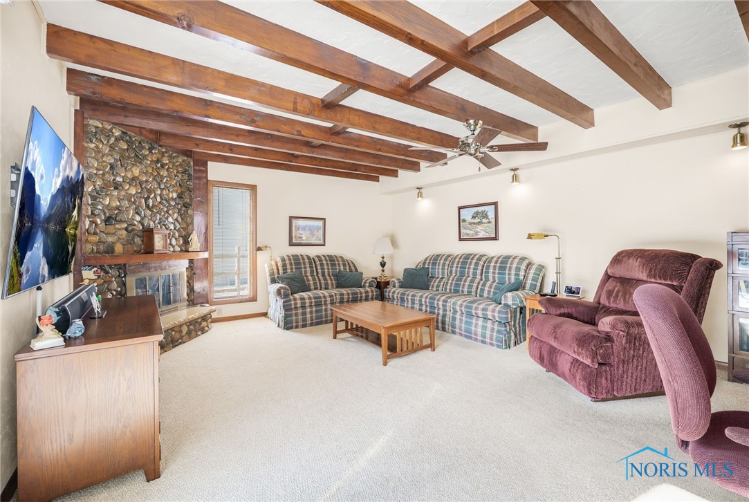 6645 Santo Lane, Maumee, Ohio image 4