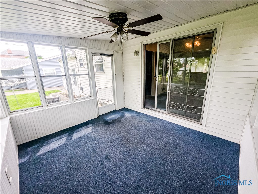 1006 Leonard Court, Fostoria, Ohio image 7