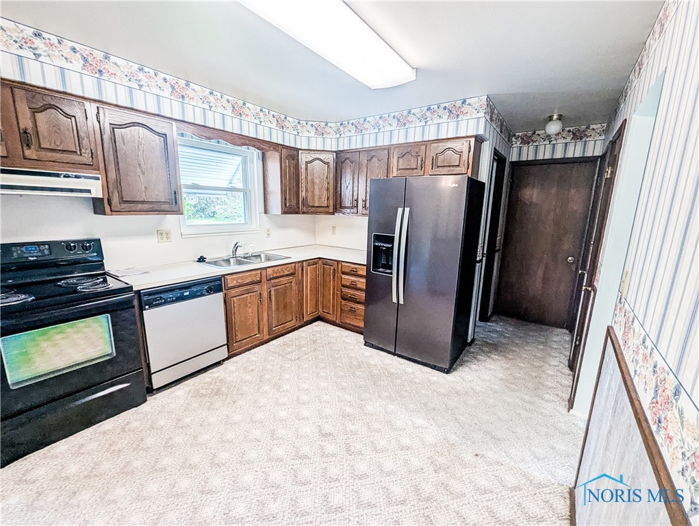 1006 Leonard Court, Fostoria, Ohio image 9