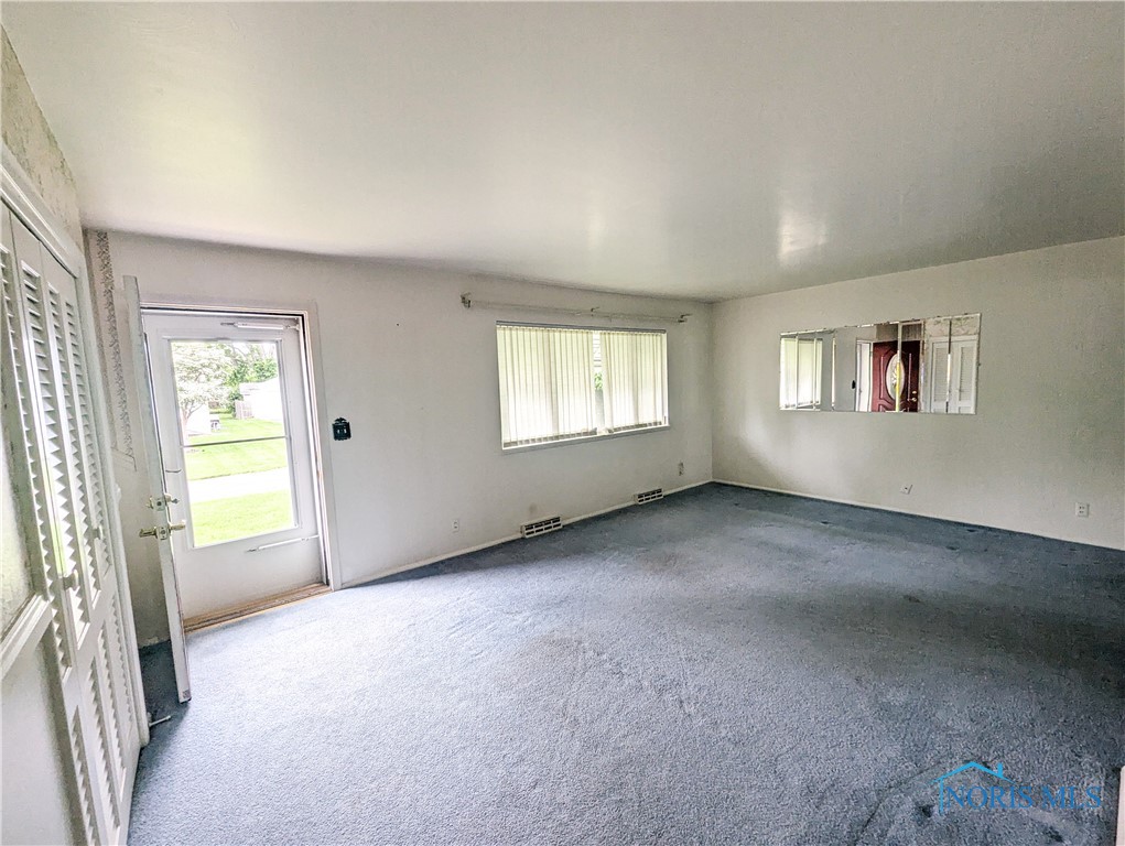 1006 Leonard Court, Fostoria, Ohio image 2