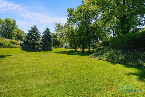 Tiny photo for 4520 E Cliff Road, Port Clinton, OH 43452 (MLS # 6136396)