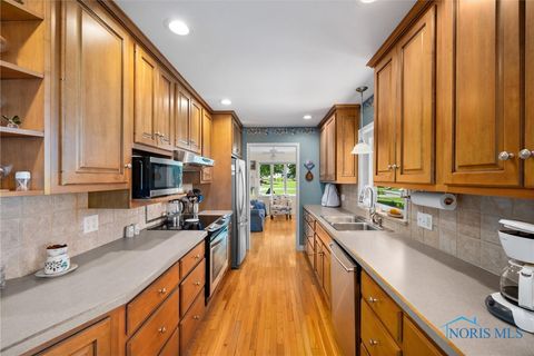 Tiny photo for 4520 E Cliff Road, Port Clinton, OH 43452 (MLS # 6136396)