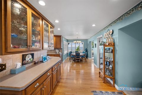 Tiny photo for 4520 E Cliff Road, Port Clinton, OH 43452 (MLS # 6136396)