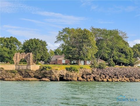 Photo of 4520 E Cliff Road, Port Clinton, OH 43452 (MLS # 6136396)