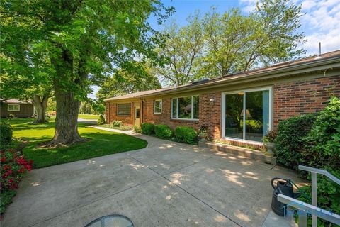 Tiny photo for 4520 E Cliff Road, Port Clinton, OH 43452 (MLS # 6136396)