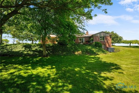 Tiny photo for 4520 E Cliff Road, Port Clinton, OH 43452 (MLS # 6136396)