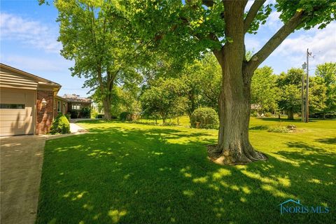 Tiny photo for 4520 E Cliff Road, Port Clinton, OH 43452 (MLS # 6136396)