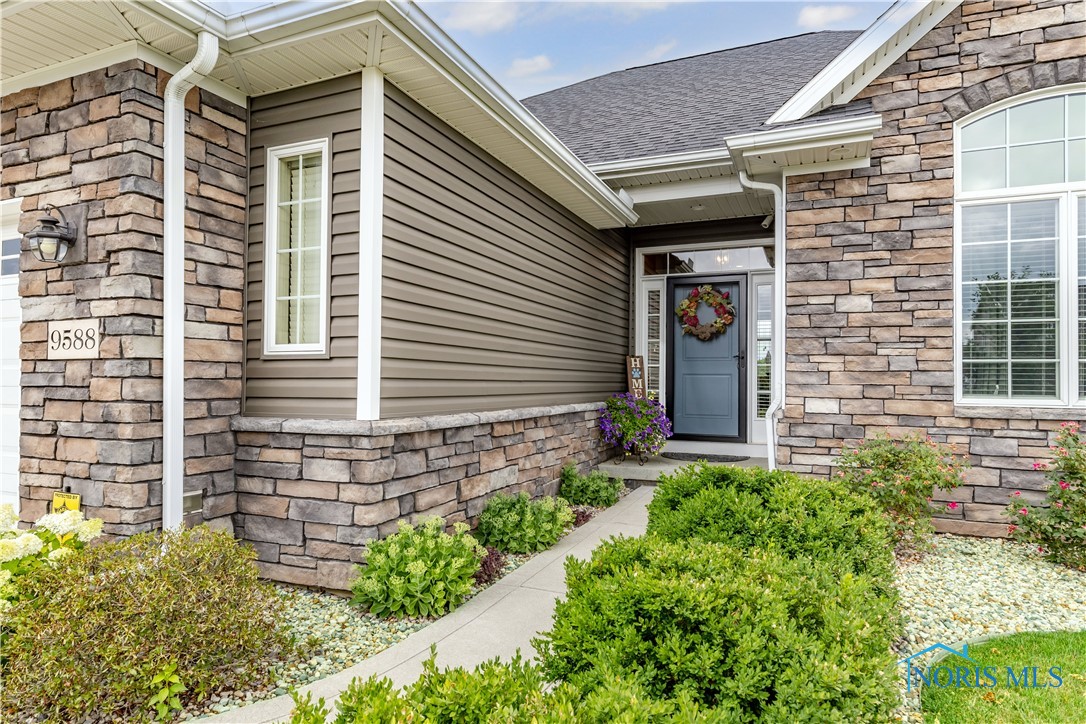 9588 Newbury Lane