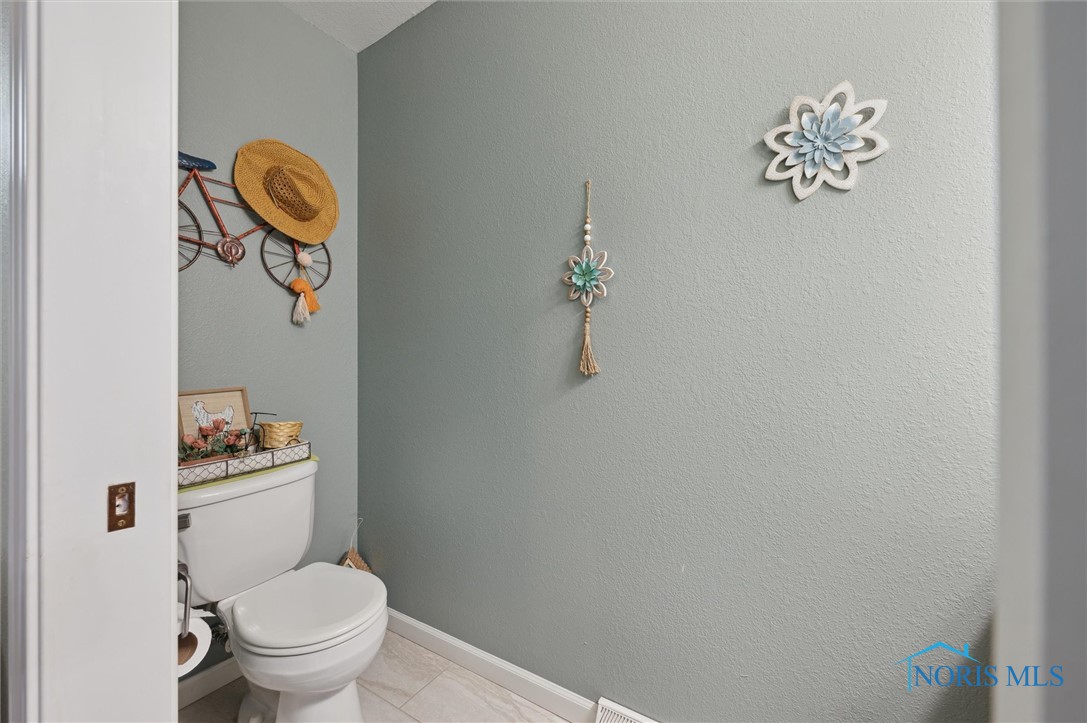 3826 N Mccord Road, Toledo, Ohio image 17