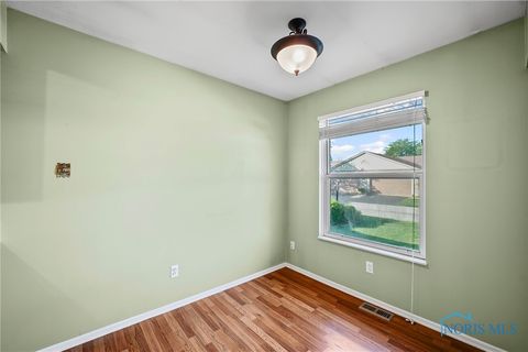 Tiny photo for 54 Homestead Place #54, Maumee, OH 43537 (MLS # 6136608)