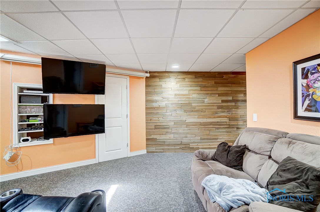 7221 Apache Trail, Holland, Ohio image 34