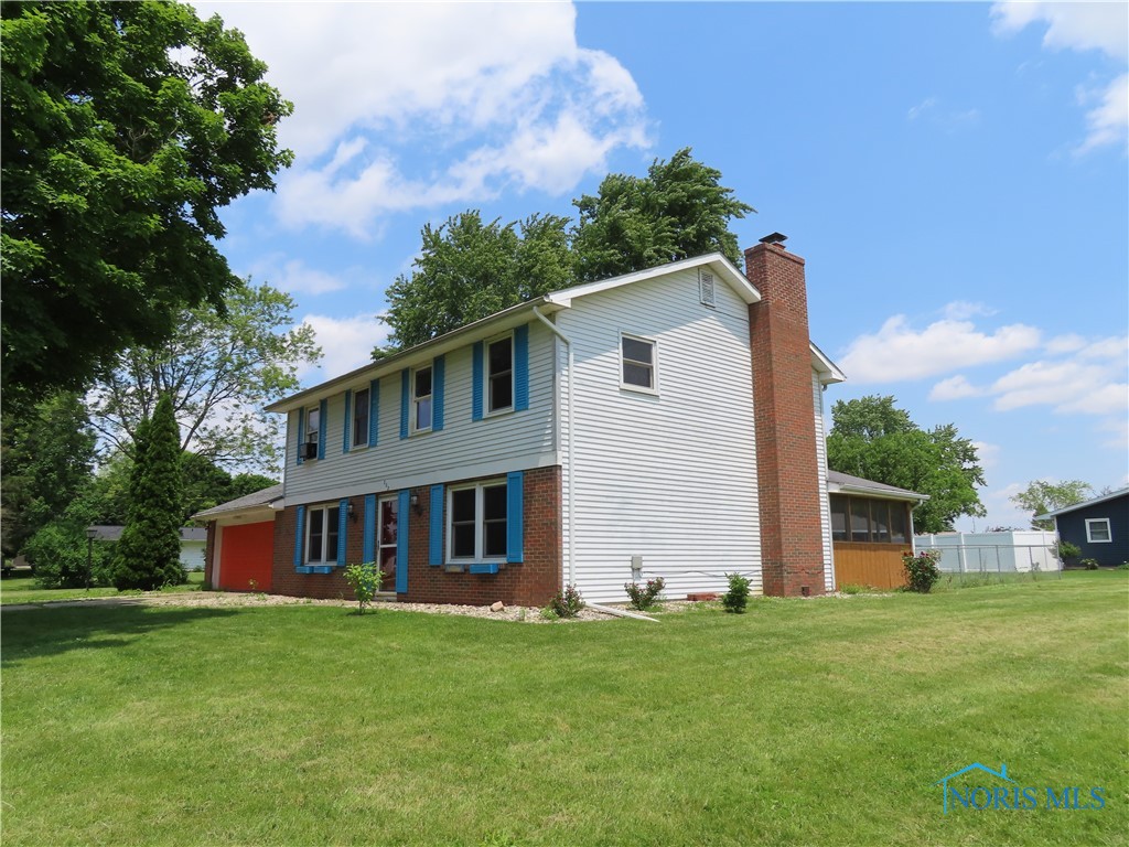 202 Huntington Drive, Bryan, Ohio image 2