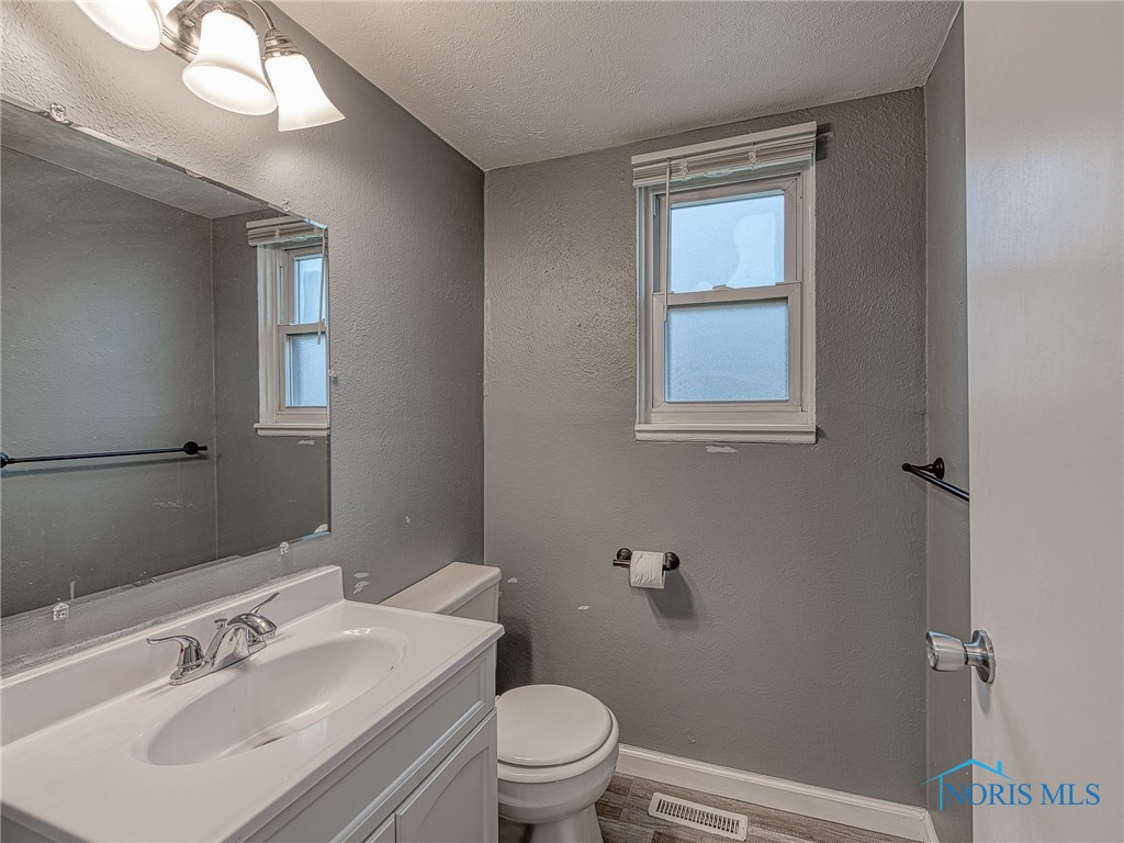 2220 Lehman Avenue, Toledo, Ohio image 13