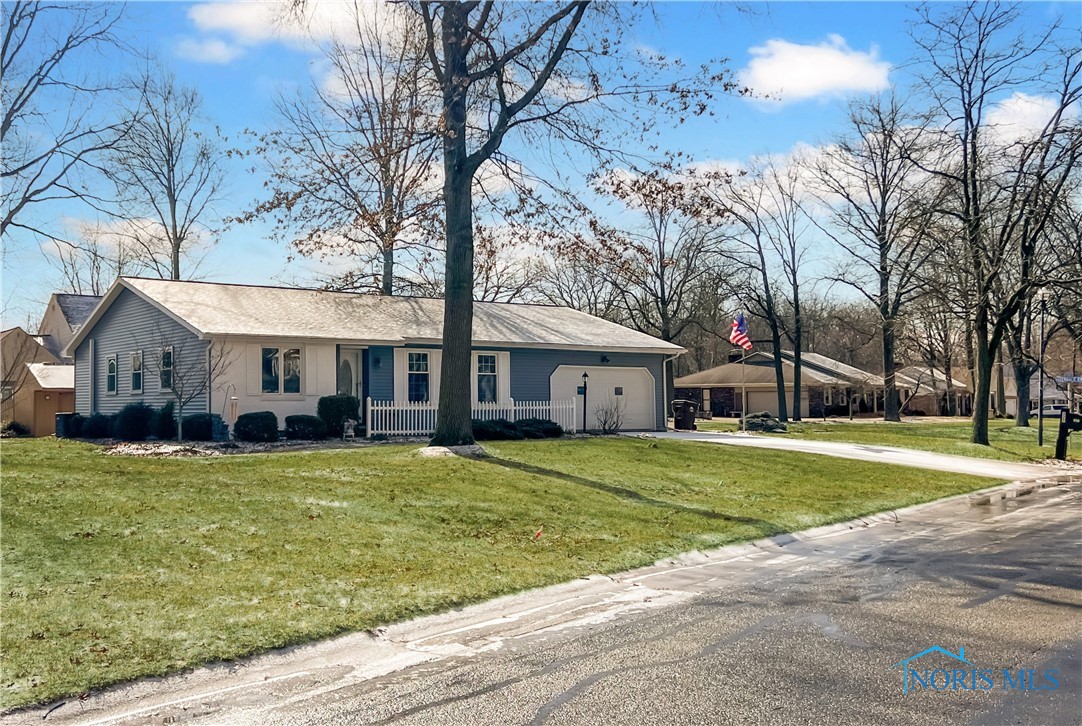 327 Northwood Drive, Defiance, Ohio image 1