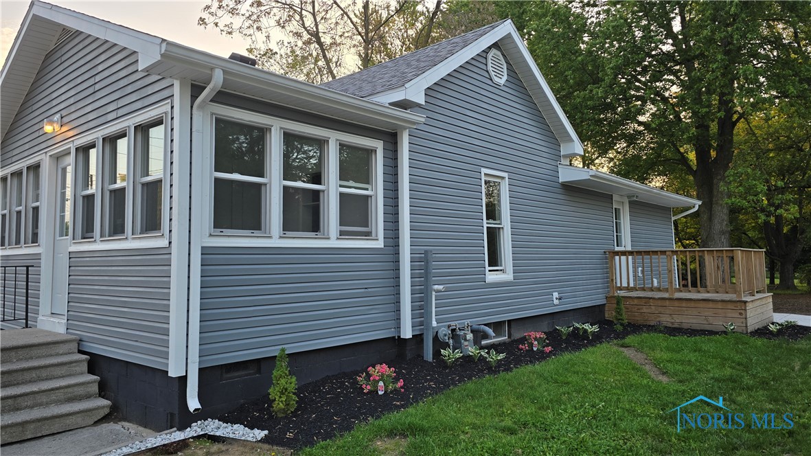 103 E North Street, Liberty Center, Ohio image 3