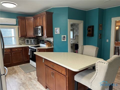 Tiny photo for 1006 Washington Avenue, Findlay, OH 45840 (MLS # 6136555)