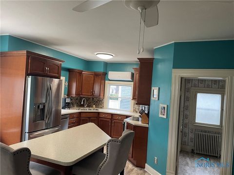 Tiny photo for 1006 Washington Avenue, Findlay, OH 45840 (MLS # 6136555)