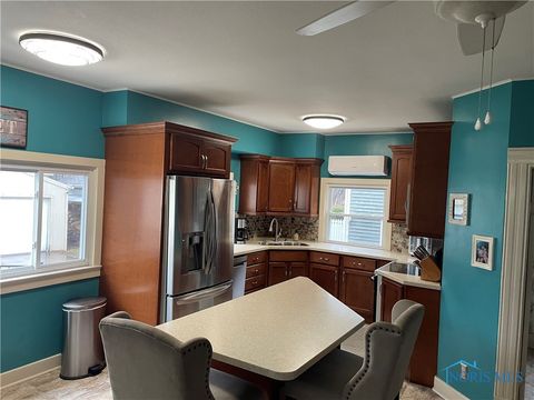 Tiny photo for 1006 Washington Avenue, Findlay, OH 45840 (MLS # 6136555)