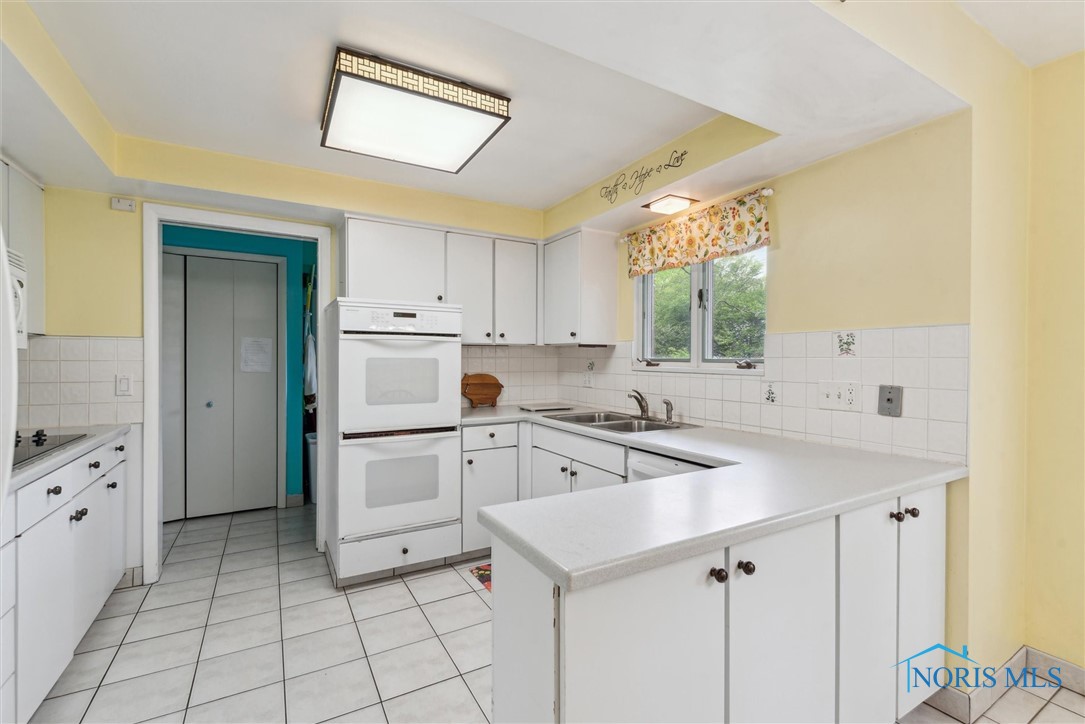 3448 Corey Road, Toledo, Ohio image 13