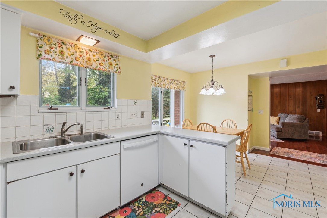 3448 Corey Road, Toledo, Ohio image 15
