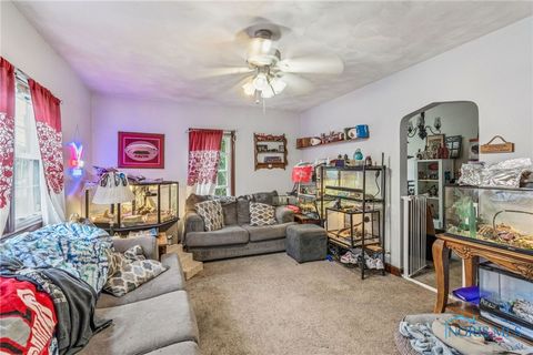 Tiny photo for 207 W Culbertson Street, Fostoria, OH 44830 (MLS # 6136900)