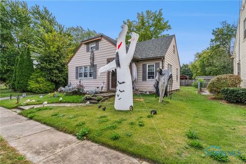 Tiny photo for 207 W Culbertson Street, Fostoria, OH 44830 (MLS # 6136900)