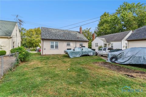 Tiny photo for 207 W Culbertson Street, Fostoria, OH 44830 (MLS # 6136900)