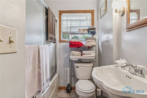 Tiny photo for 207 W Culbertson Street, Fostoria, OH 44830 (MLS # 6136900)