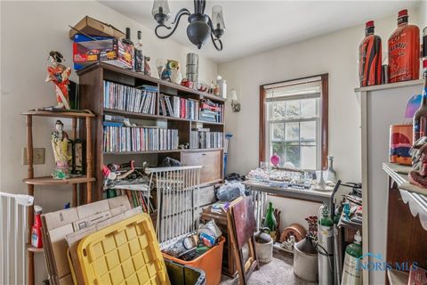 Tiny photo for 207 W Culbertson Street, Fostoria, OH 44830 (MLS # 6136900)