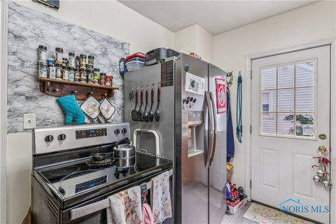 Tiny photo for 207 W Culbertson Street, Fostoria, OH 44830 (MLS # 6136900)