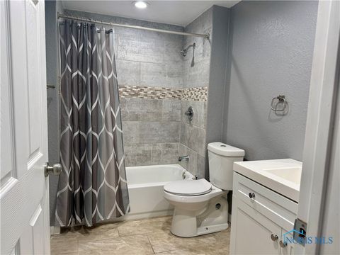 Tiny photo for 4123 Walker Avenue, Toledo, OH 43612 (MLS # 6136443)