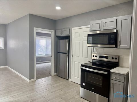 Tiny photo for 4123 Walker Avenue, Toledo, OH 43612 (MLS # 6136443)