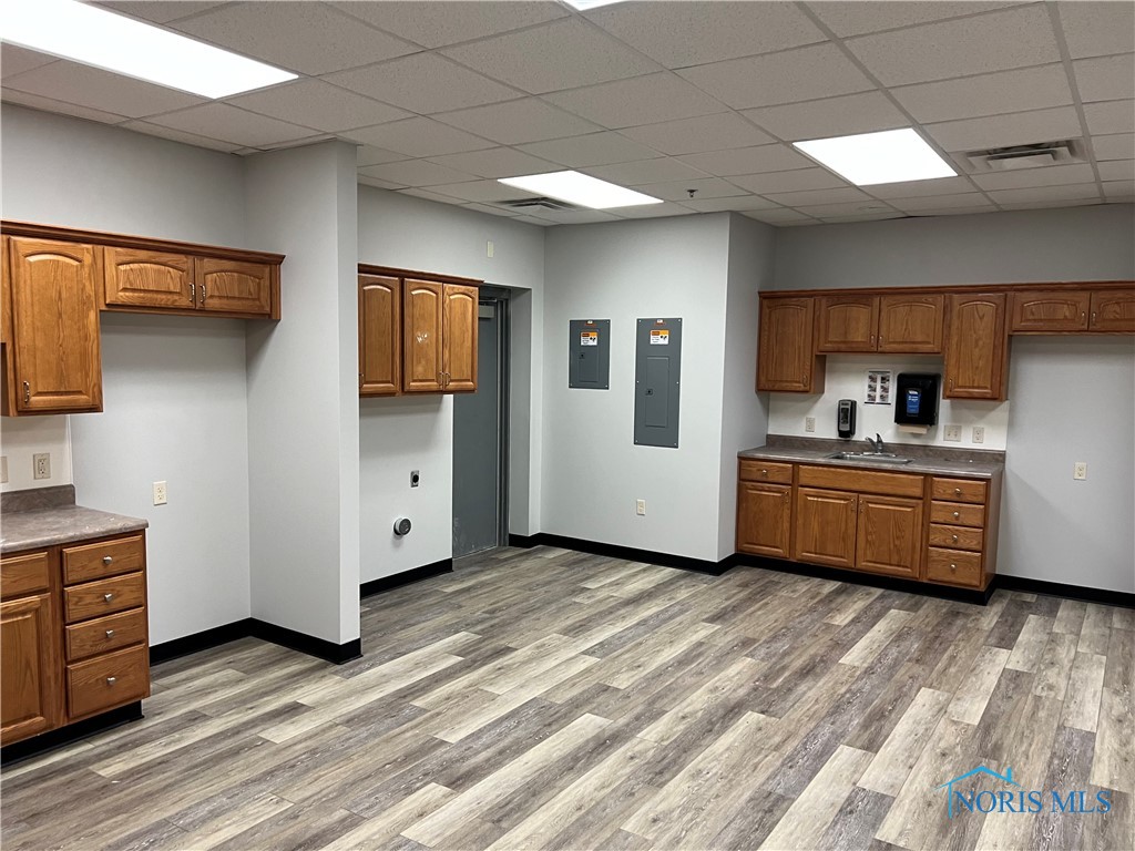 Findlay, Ohio 45840, United States, ,Residential,Active,37049