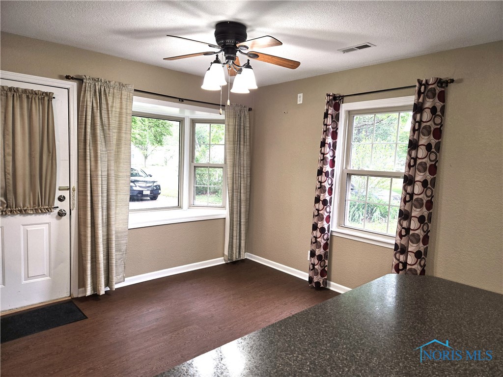 5928 Greenacre Road, Toledo, Ohio image 9