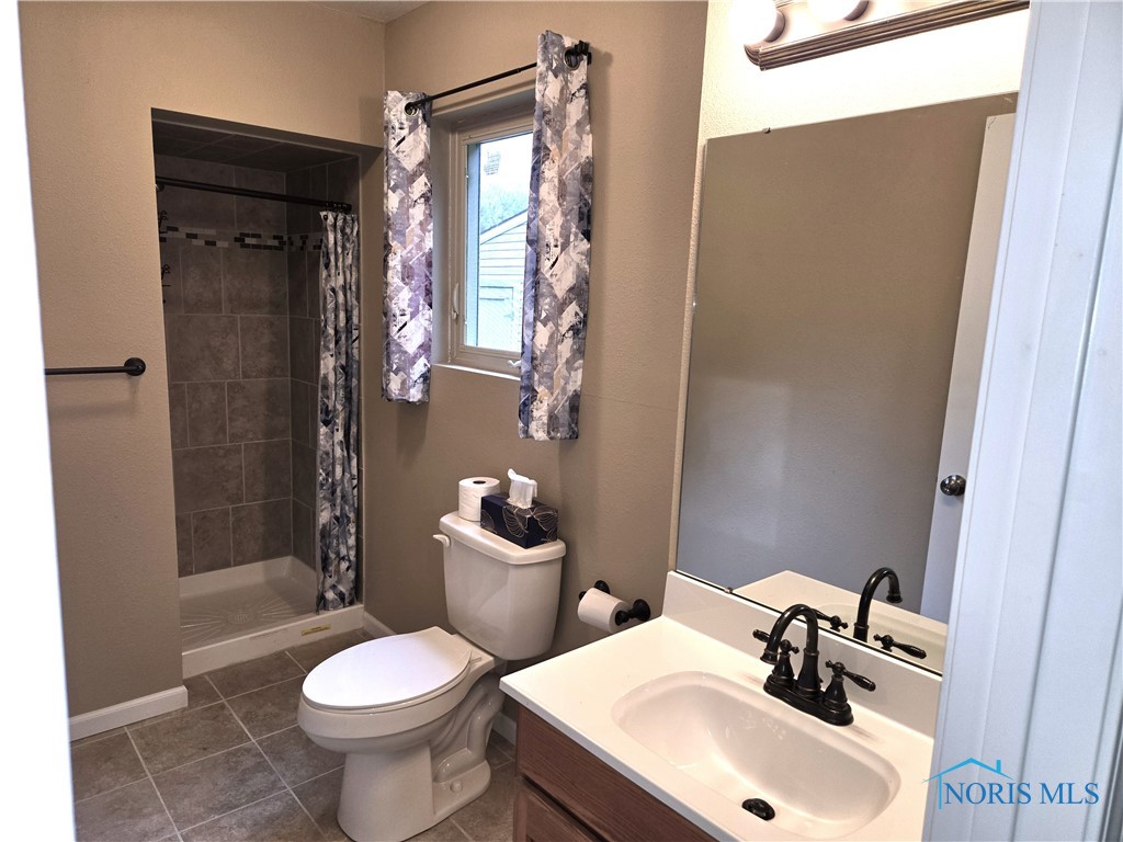 5928 Greenacre Road, Toledo, Ohio image 18