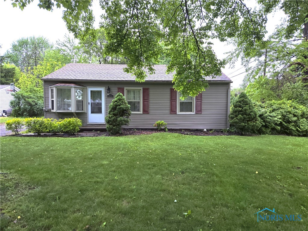 5928 Greenacre Road, Toledo, Ohio image 1