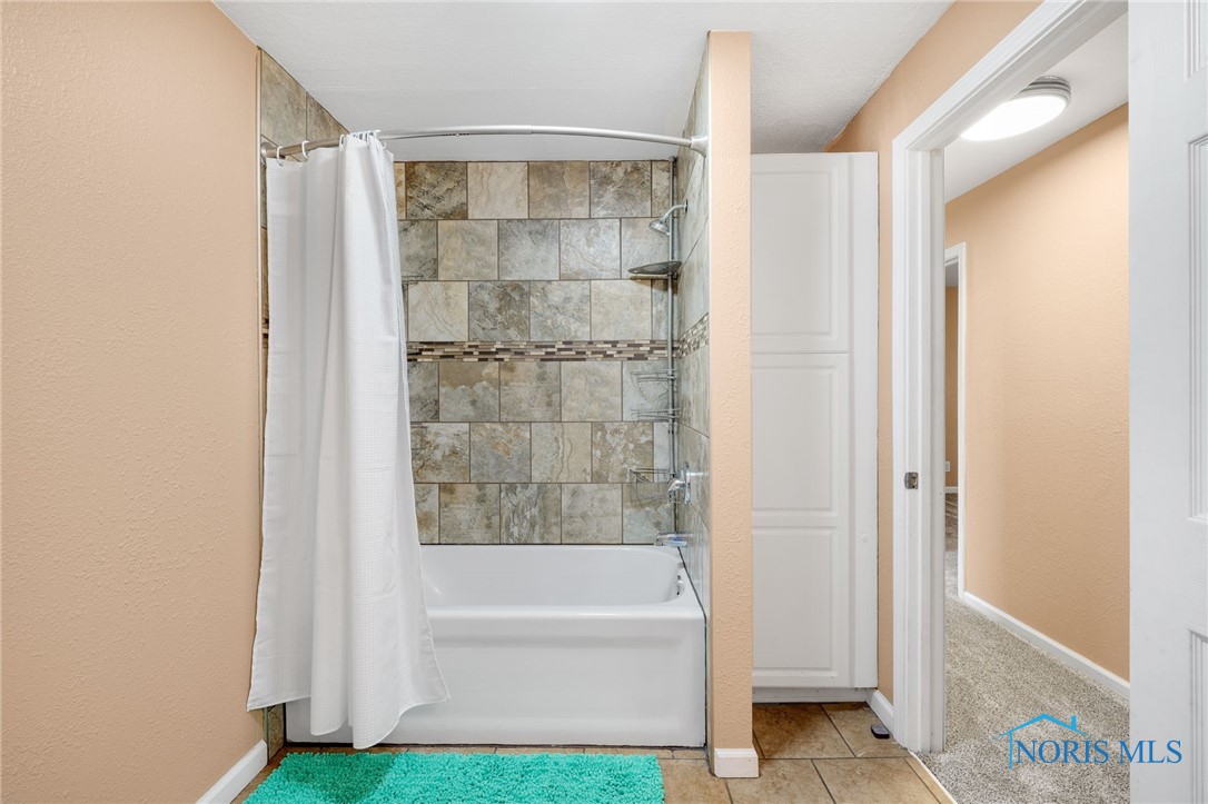 2151 Gallier Drive, Toledo, Ohio image 10