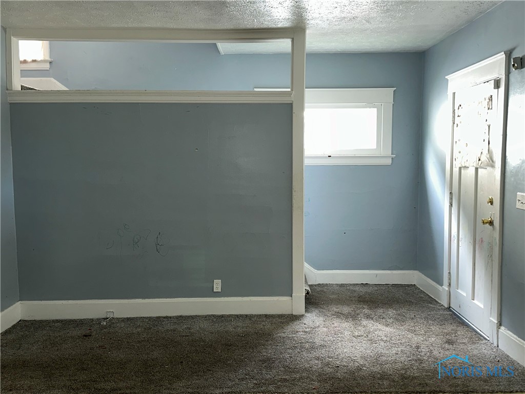 1013 Pinewood Avenue, Toledo, Ohio image 2