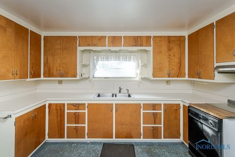 Tiny photo for 204 W 8th Street, Perrysburg, OH 43551 (MLS # 6136627)