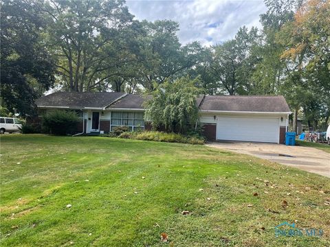 Photo of 5213 Fairgreen Drive, Toledo, OH 43613 (MLS # 6136827)