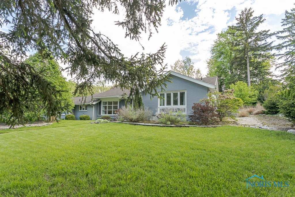 4303 Bonnie Brook Road, Ottawa Hills, Ohio image 2