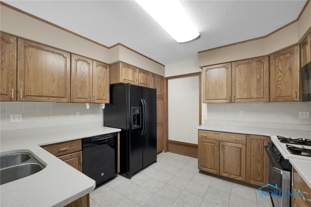 4449 Weldwood Lane, Sylvania, Ohio image 14