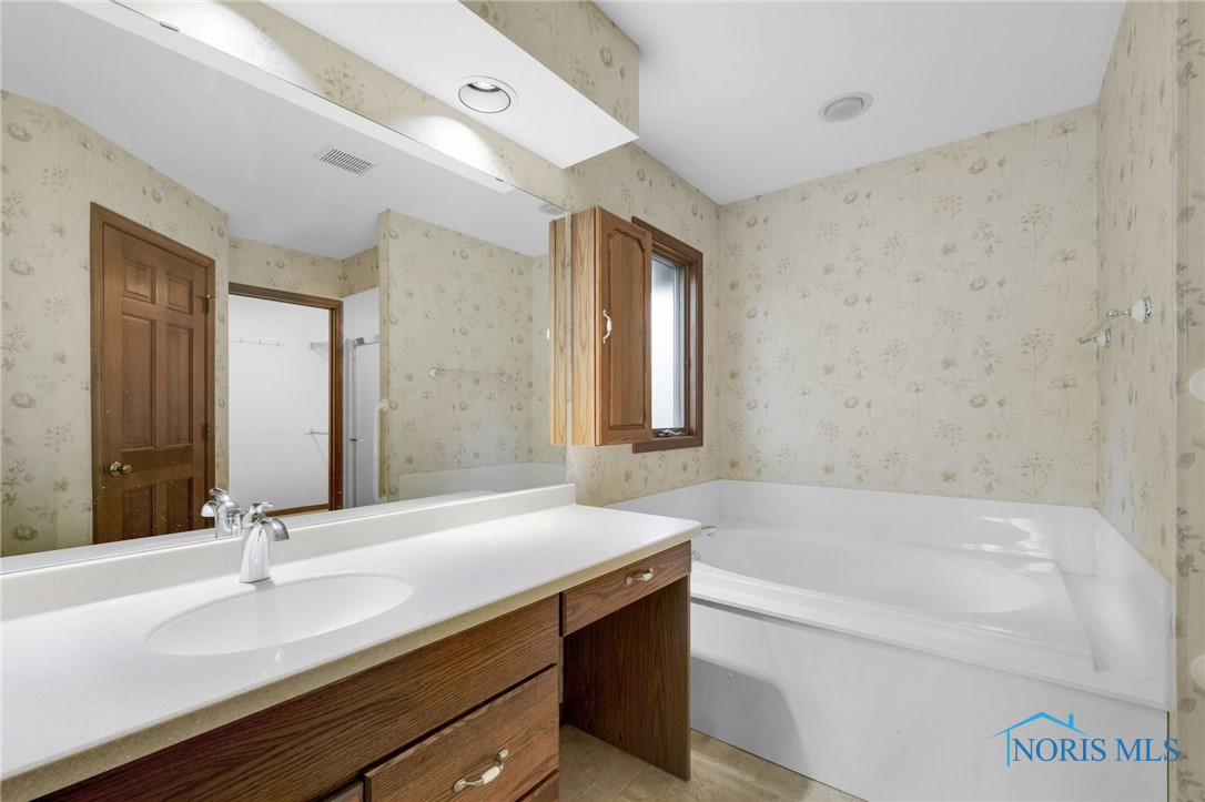 4449 Weldwood Lane, Sylvania, Ohio image 21