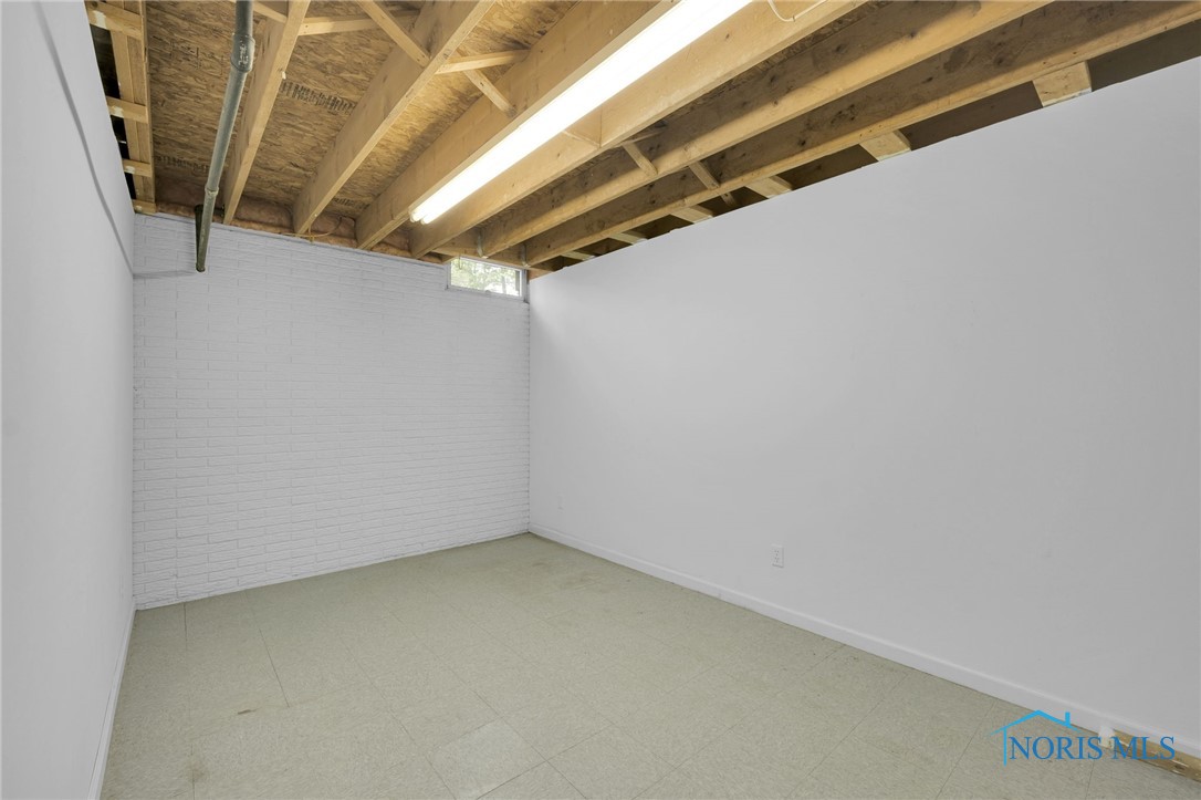4449 Weldwood Lane, Sylvania, Ohio image 32