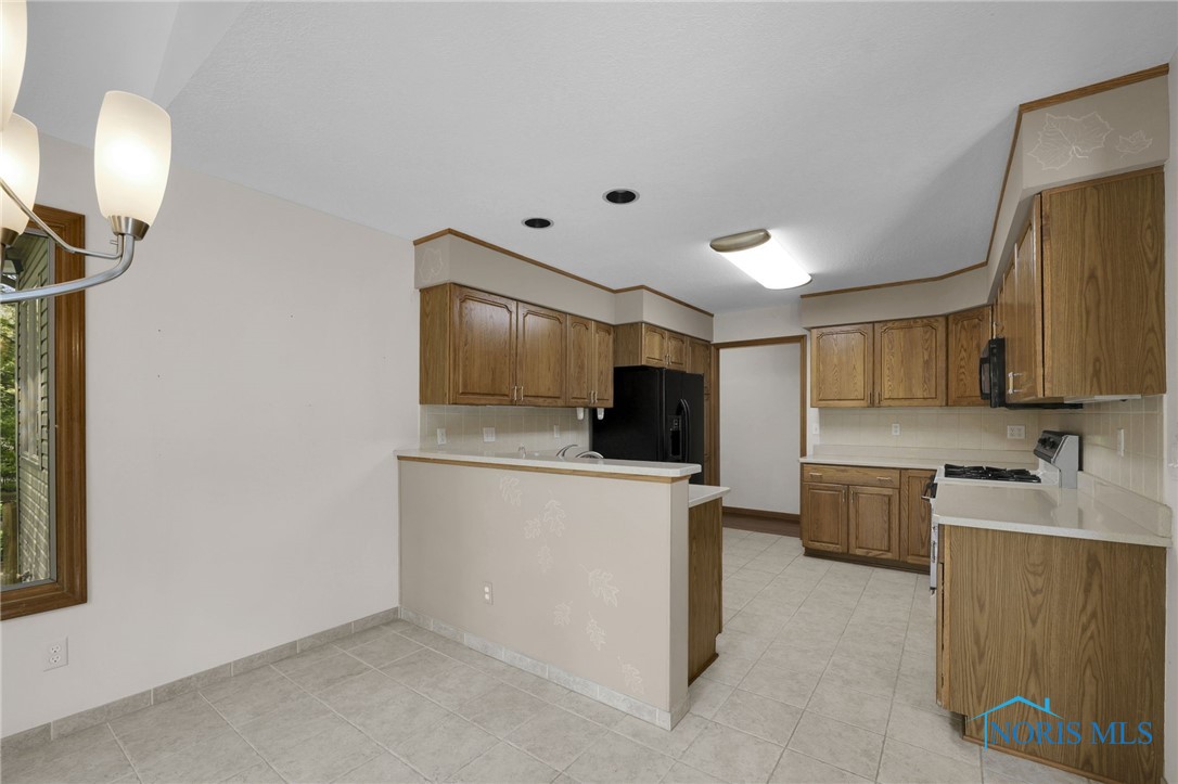 4449 Weldwood Lane, Sylvania, Ohio image 12