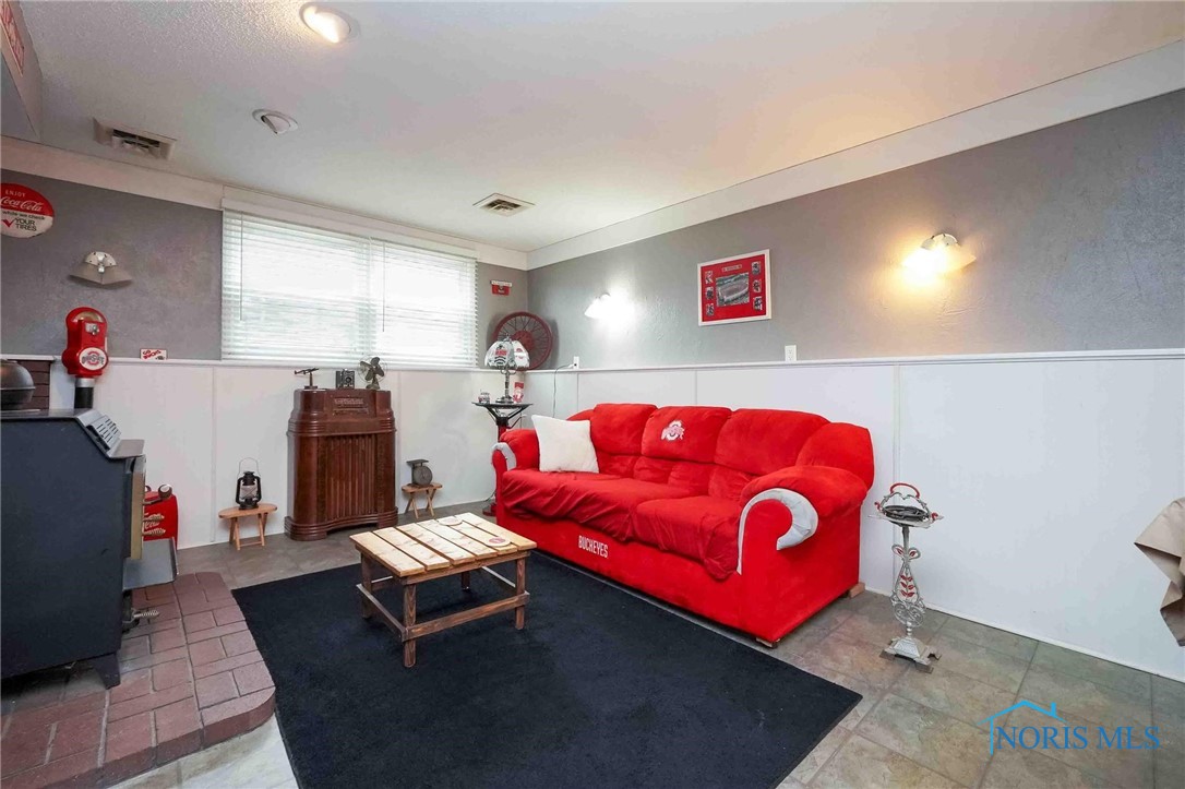 2401 Springmill Road, Findlay, Ohio image 42