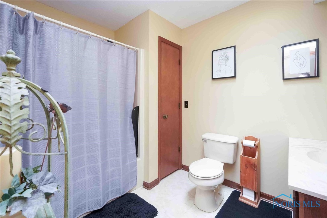 2401 Springmill Road, Findlay, Ohio image 24