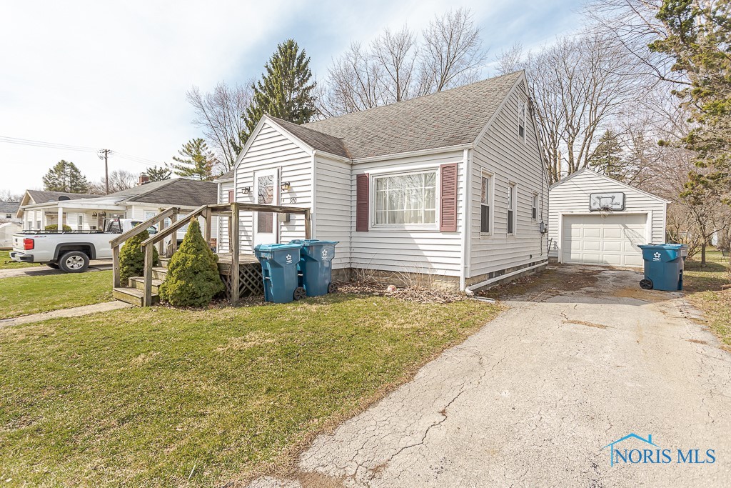 910 Whittlesey Street, Fremont, Ohio image 3