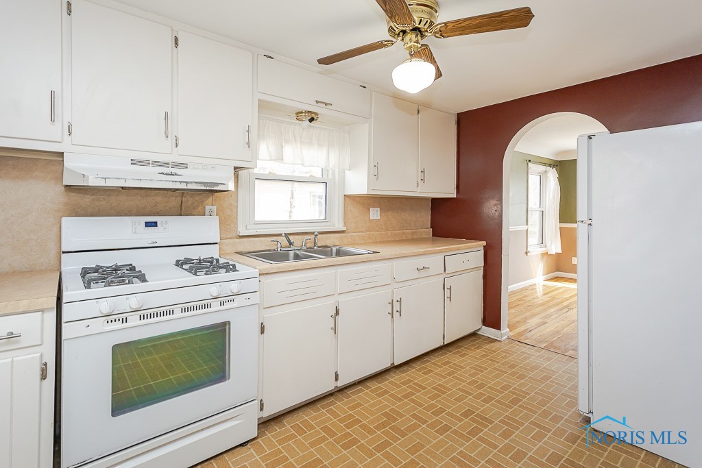 910 Whittlesey Street, Fremont, Ohio image 11